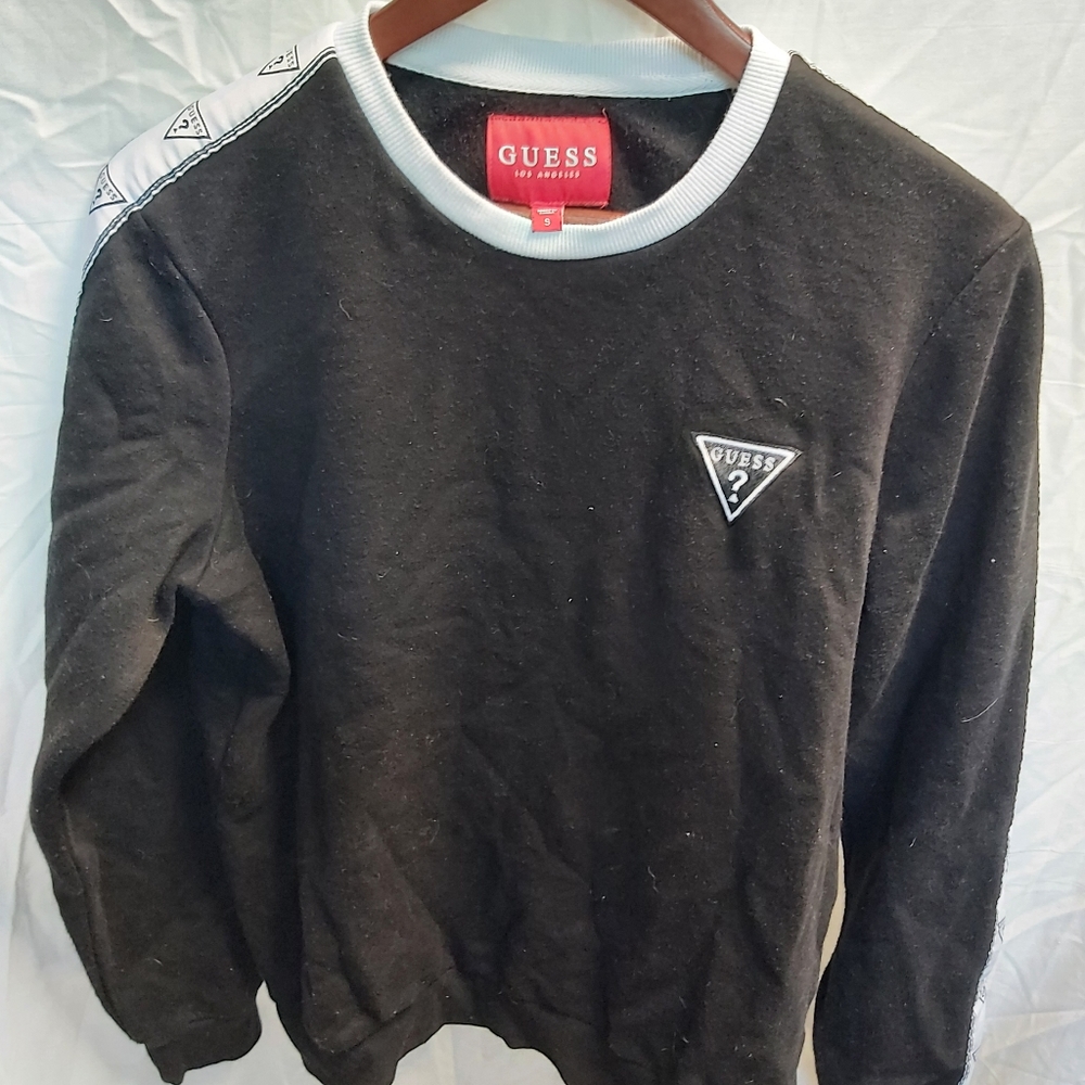 Guess sweatshirt